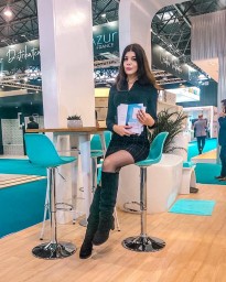 Hostess for Batimat Paris 2019